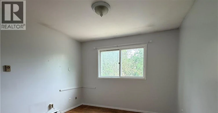 4-74 William Street W, Waterloo, ON, N2L 1J7 - 6