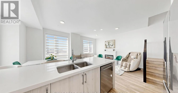1430 19th Avenue, Richmond Hill, ON, L4E 1P3 - 9