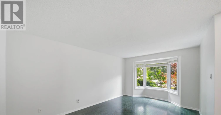 2023 Rolling Brook Drive, Ottawa, ON, K1W 1C9 - 18