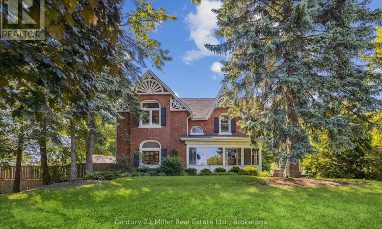 585 Dundas Street E