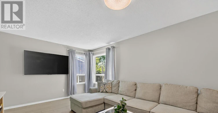 UPPER-1895 Applewood Avenue, Innisfil, ON, L9S 1W2 - 13