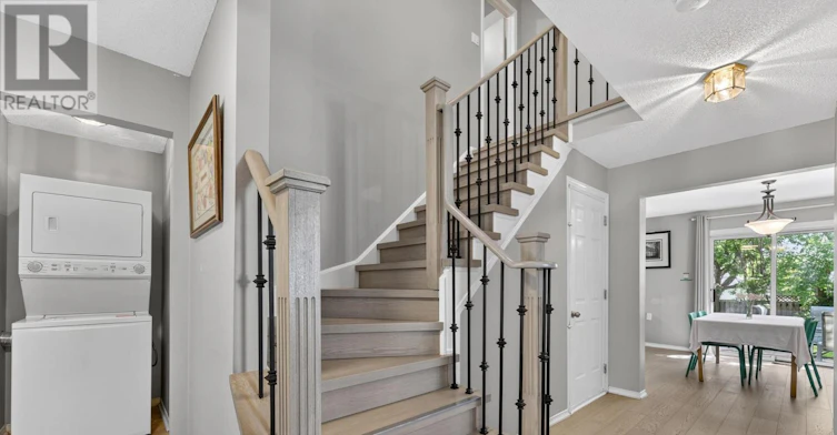 UPPER-1895 Applewood Avenue, Innisfil, ON, L9S 1W2 - 2