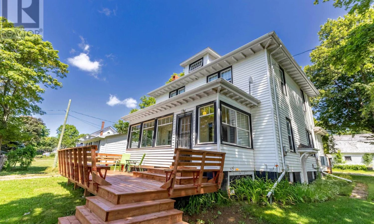 31 Breakwater Street