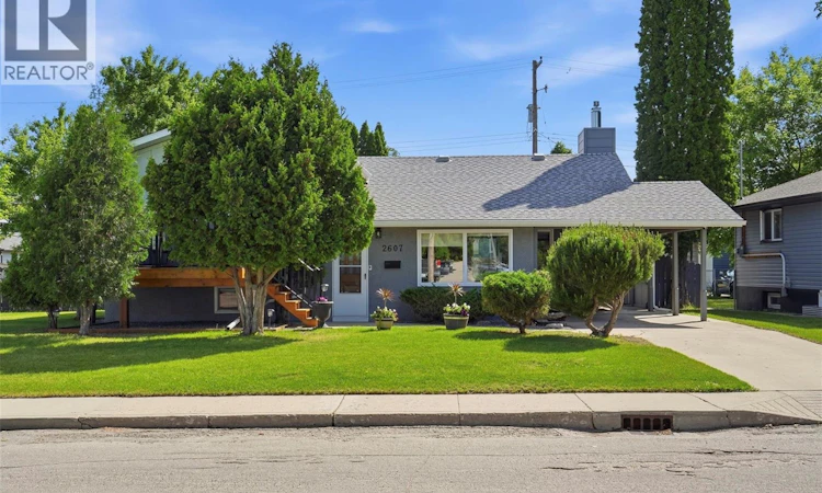 2607 Dufferin Avenue