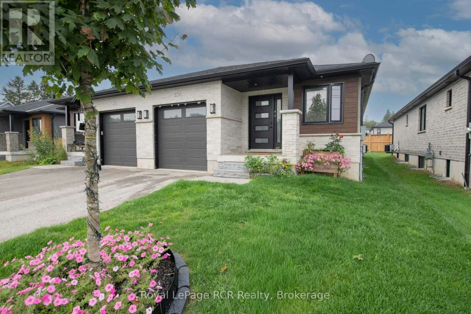 209 Church Street N, Wellington North, ON, N0G 2L4