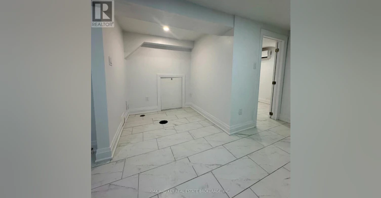 LOWER-6 Lapp Street, Toronto, ON, M6N 3W6 - 10