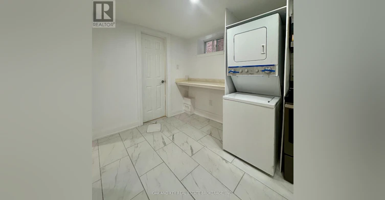 LOWER-6 Lapp Street, Toronto, ON, M6N 3W6 - 11