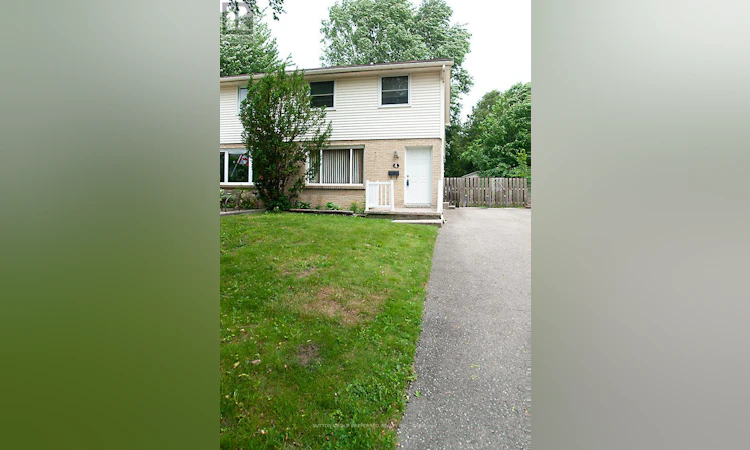 4 Ranchwood Crescent