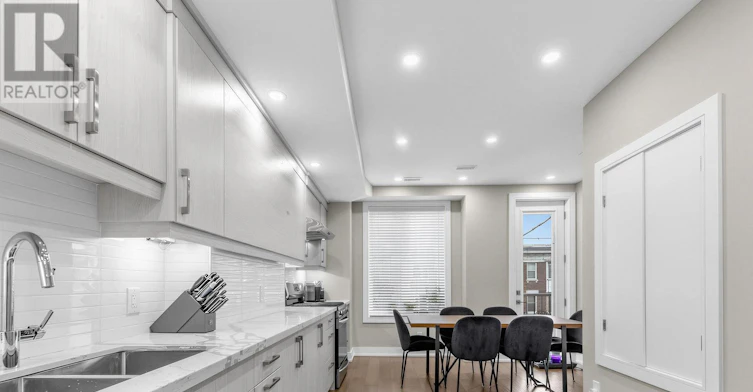 UPPER-133 Cowan Avenue, Toronto, ON, M6K 2N1 - 6