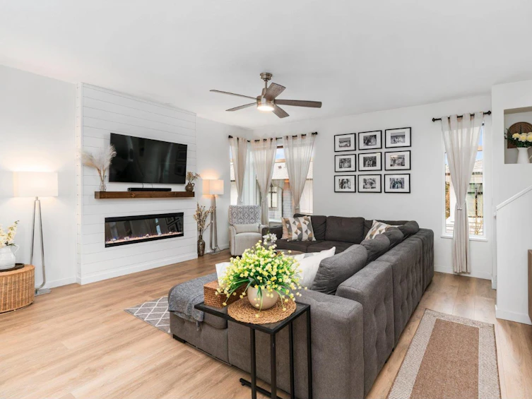 41-15235 Sitka Drive, Surrey, BC, V3S 0A9 - 2