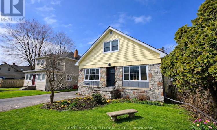 114 Gloucester Street N