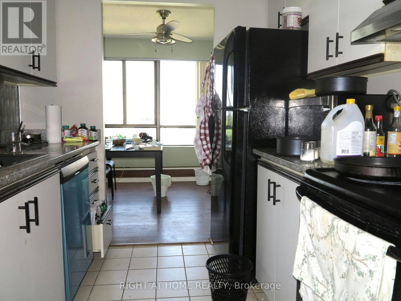 1011-570 Proudfoot Lane, London, ON, N6H 4Z1 - 4