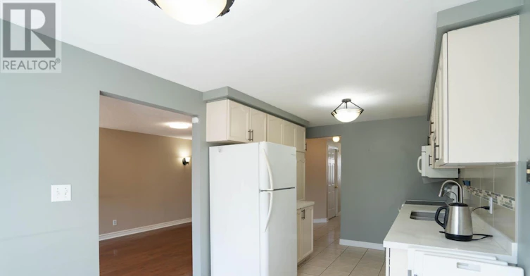 407 Downsview Place, Waterloo, ON, N2K 3W6 - 3