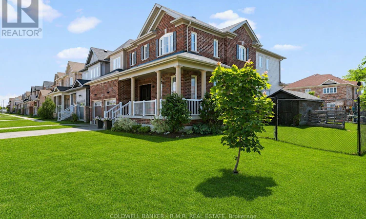 3 Don Hadden Crescent