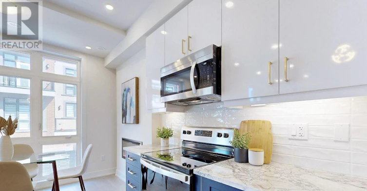 2-6 Sayers Lane, Richmond Hill, ON, L4E 1J4 - 9