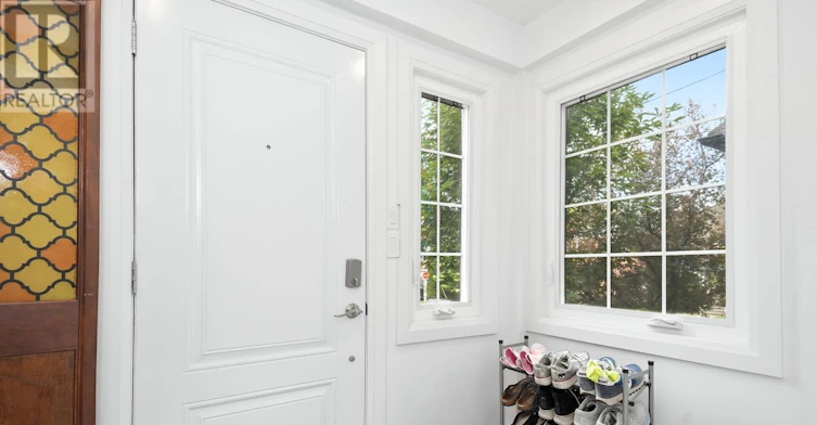6 Ridley Gardens, Toronto, ON, M6R 2T8 - 3