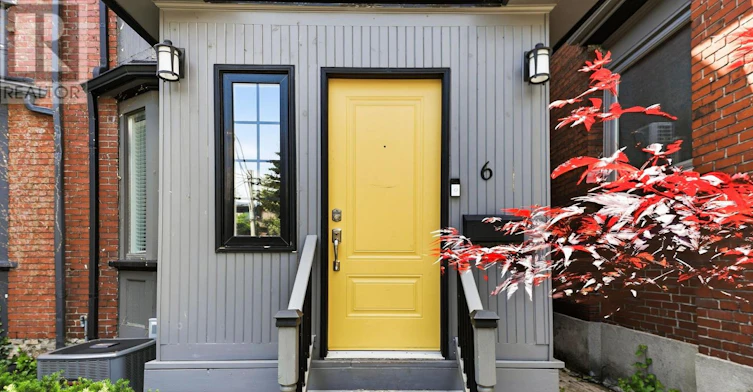 6 Ridley Gardens, Toronto, ON, M6R 2T8 - 2