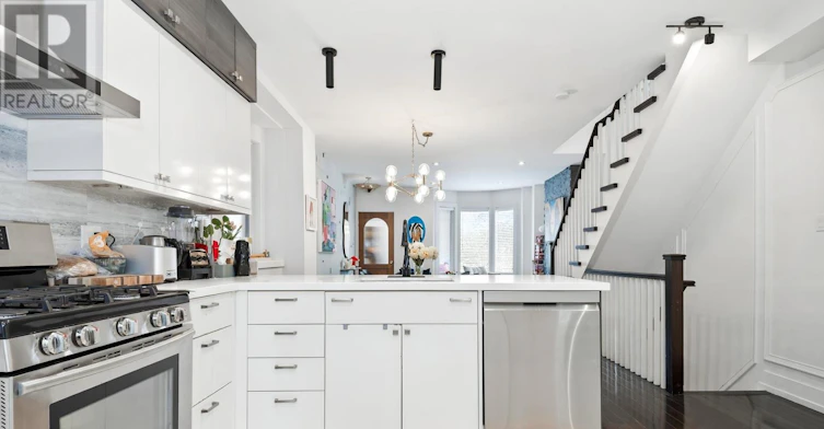 6 Ridley Gardens, Toronto, ON, M6R 2T8 - 12
