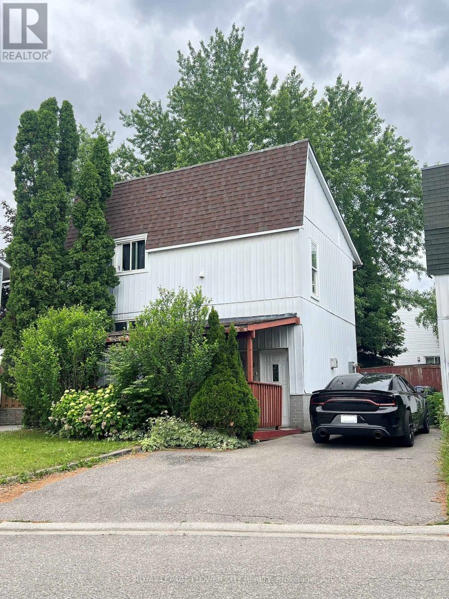 8 Grand River Court, Brampton, ON, L6S 2J8