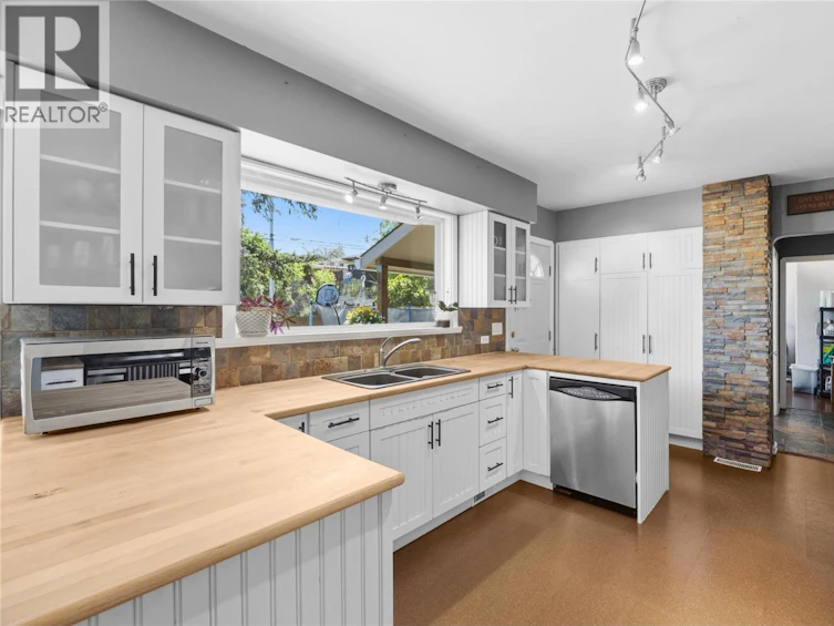 1428 Balfour Street, Penticton, BC, V2A 4Z1 - 3