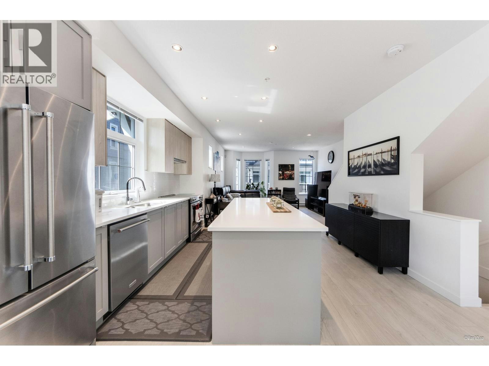 8-2560 Pitt River Road, Port Coquitlam, BC, V3C 1R9 - 4