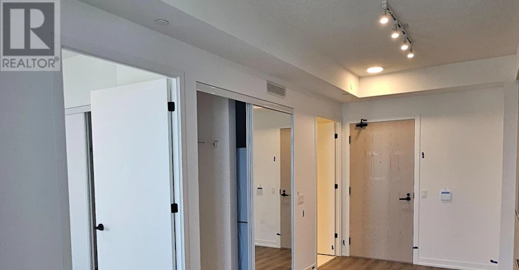 1611-28 Interchange Way, Vaughan, ON, L4K 0P8 - 3