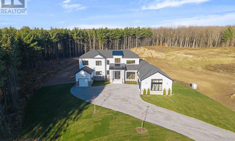 50 Newton Reed Crescent