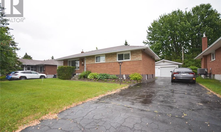 640 Westmount