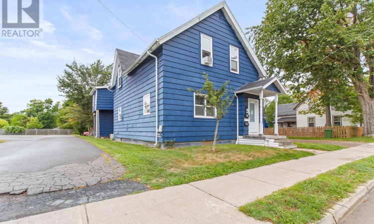32 Pleasant Street