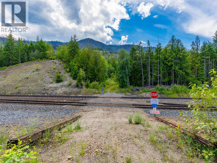 890 Dilworth Road, Sorrento, BC, V0E 2W1 - 25