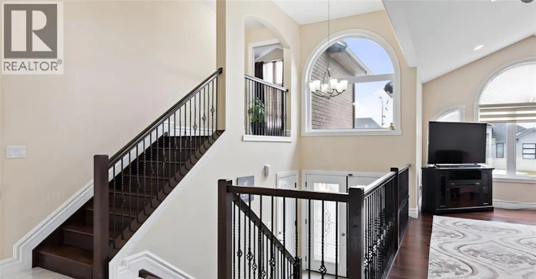 UPPER-901 Lakewood Crescent, Lakeshore, ON, N0R 1A0 - 2