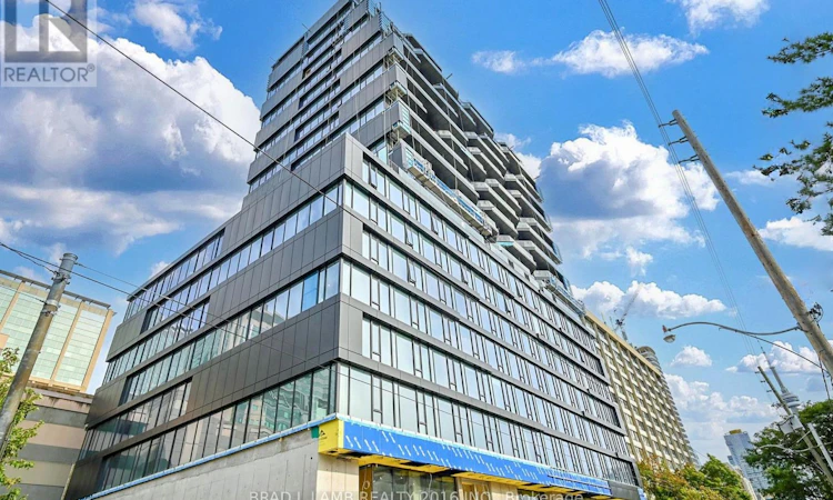 302-195 Mccaul Street
