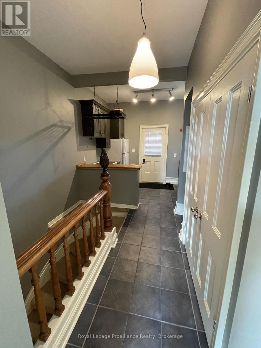 305-10 Patterson Street, Belleville, ON, K8N 1S9 - 2