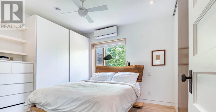 241 Garden Avenue, Toronto, ON, M6R 1J2 - 15