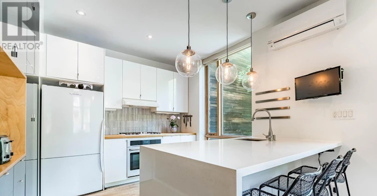 241 Garden Avenue, Toronto, ON, M6R 1J2 - 10