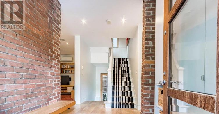 241 Garden Avenue, Toronto, ON, M6R 1J2 - 3