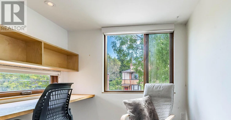 241 Garden Avenue, Toronto, ON, M6R 1J2 - 24