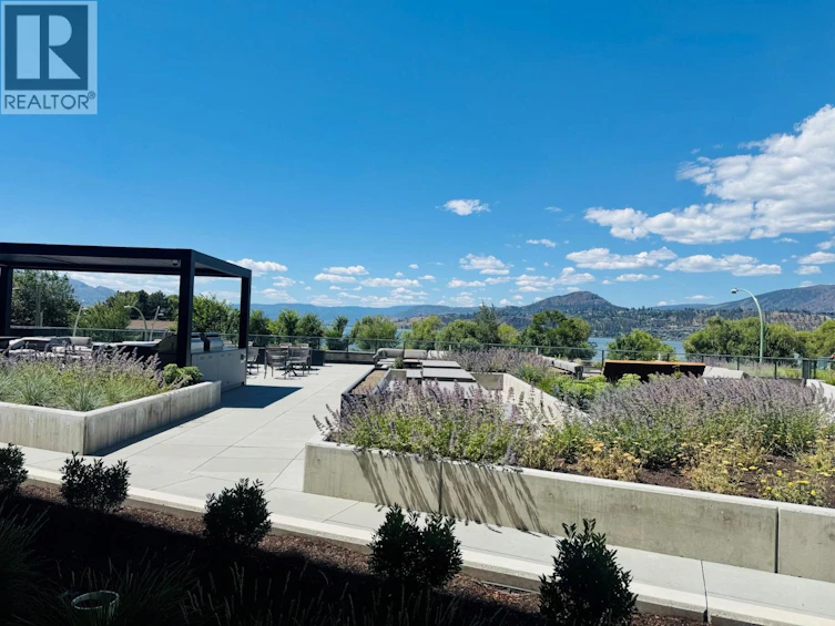 213-3051 Abbott Street, Kelowna, BC, V1P 0P1