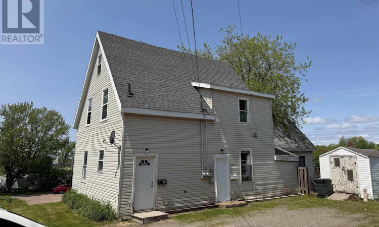 8 Pleasant Street East