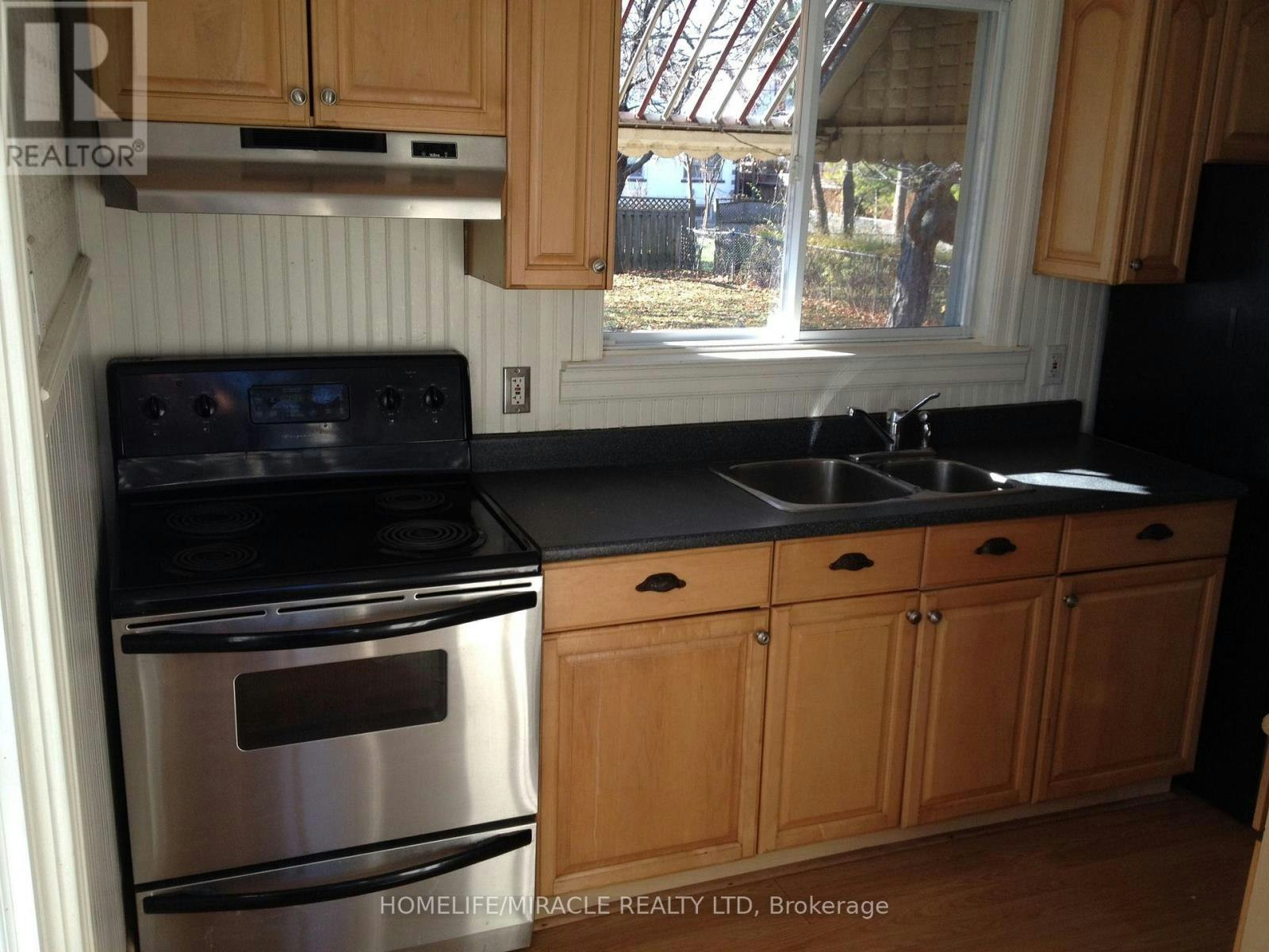 40 Thirty Seventh Street, Toronto, ON, M8W 3L6 - 3