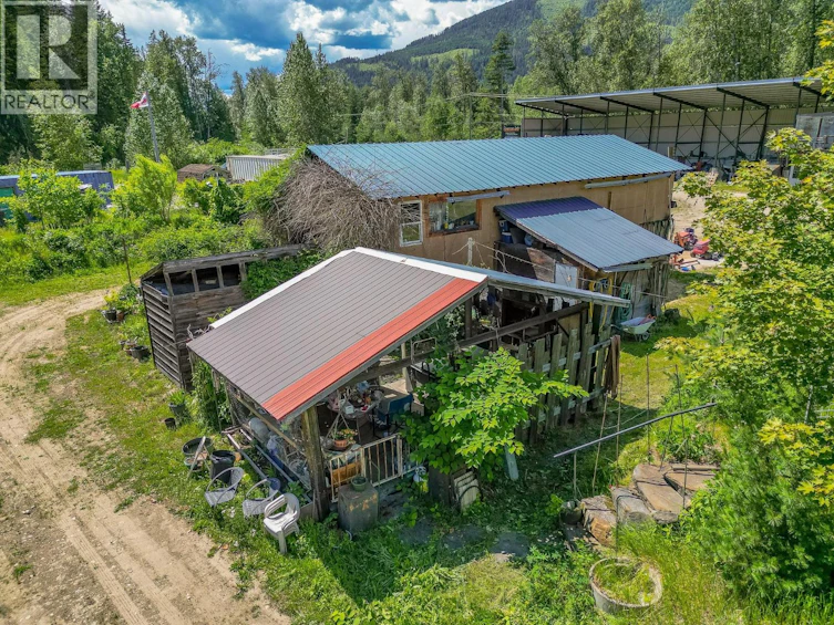 1940 Trans Can Highway, Sicamous, BC, V0E 2V0 - 38
