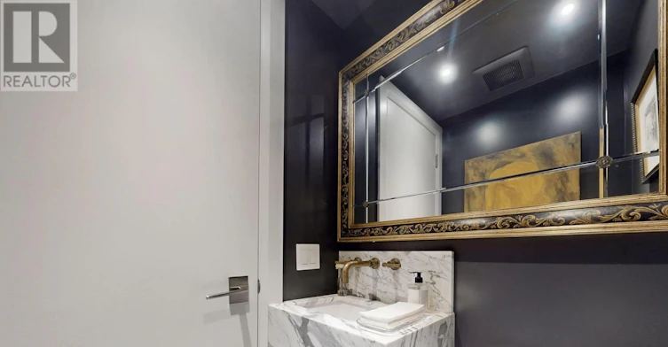 10 Webster Avenue, Toronto, ON, M5R 1N7 - 17