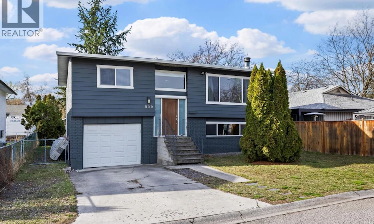 909 Grenfell Court
