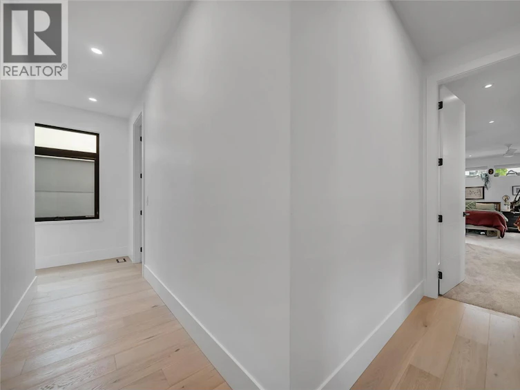 5725 Mountainside Drive, Kelowna, BC, V1W 5L6 - 46