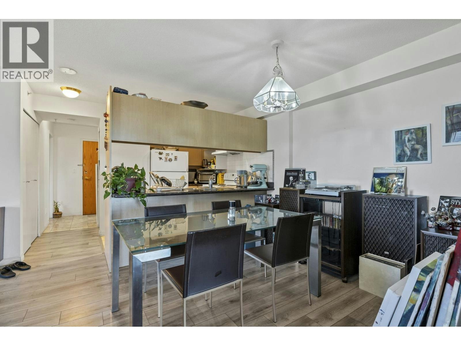 910-6611 Cooney Road, Richmond, BC, V6Y 4C5