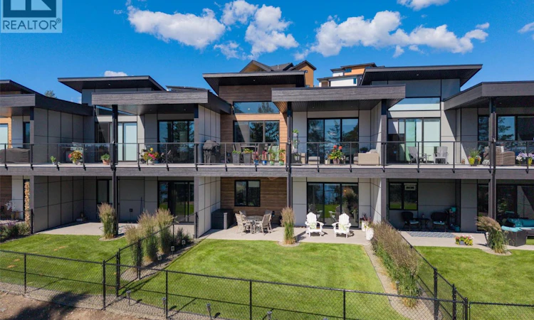 6-2835 Canyon Crest Drive