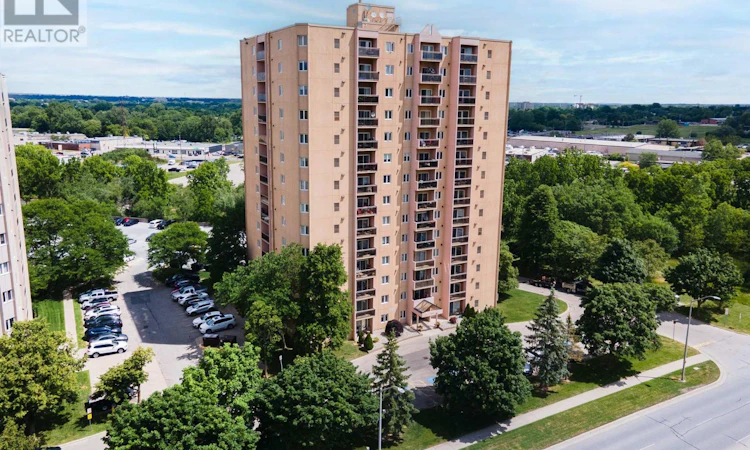 1403-860 Commissioners Road E