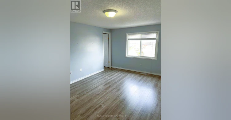 UPPER-490 Activa Avenue, Kitchener, ON, N2E 4C1 - 11