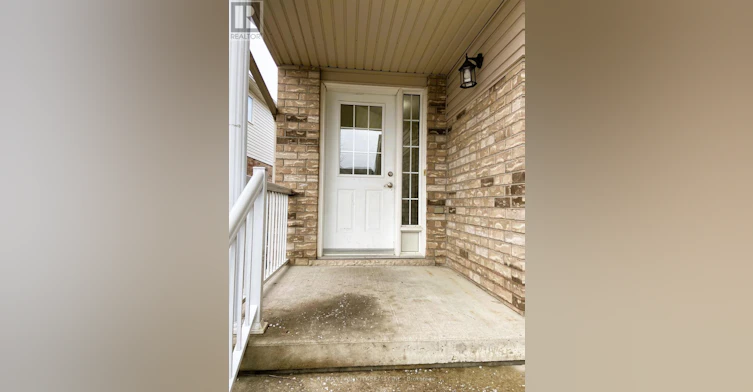 UPPER-490 Activa Avenue, Kitchener, ON, N2E 4C1 - 2