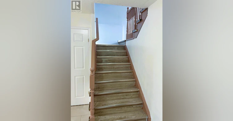 UPPER-490 Activa Avenue, Kitchener, ON, N2E 4C1 - 9